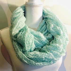 Infinity scarf